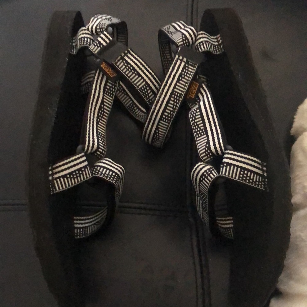 Teva sandals size 10 - Picture 3 of 10